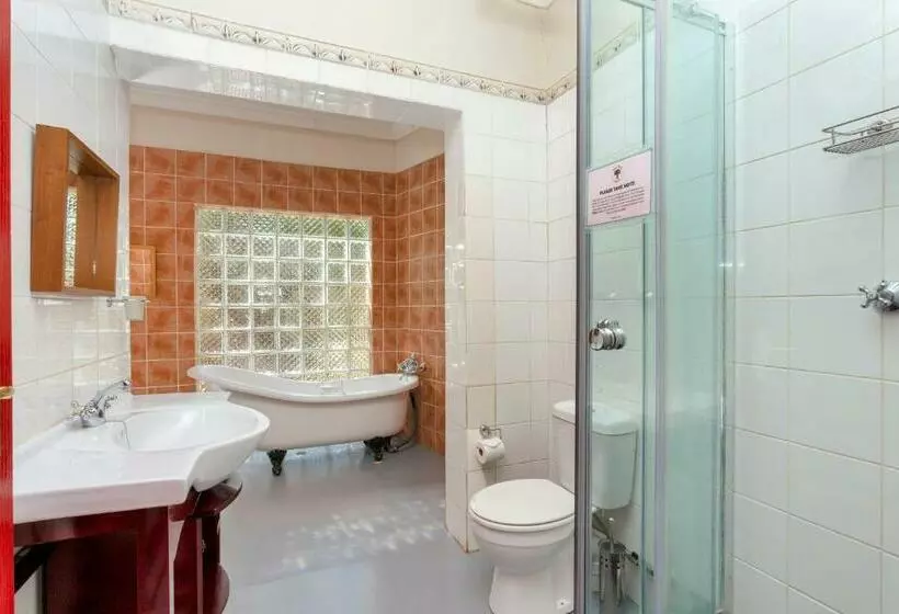 Hotelli Teak Place Guest Rooms