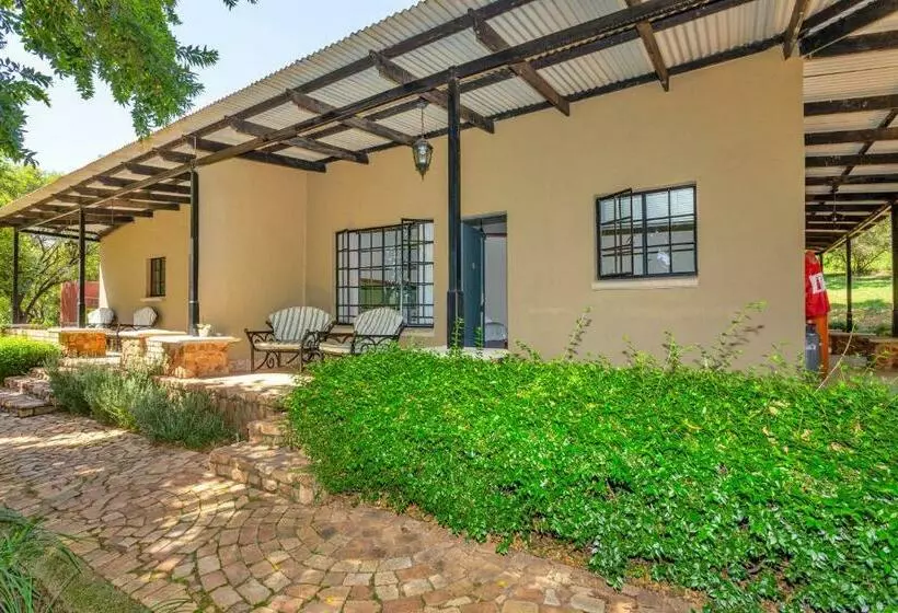 Hotelli Teak Place Guest Rooms