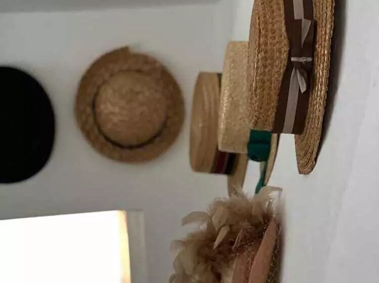 2 Bed Grade 2   Dates Back To 1500 S