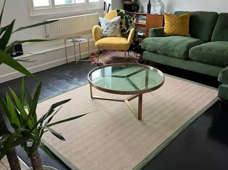 2 Bed Grade 2   Dates Back To 1500 S