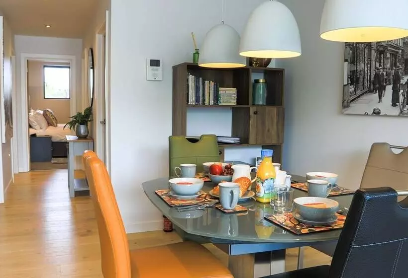 Apartment Seven