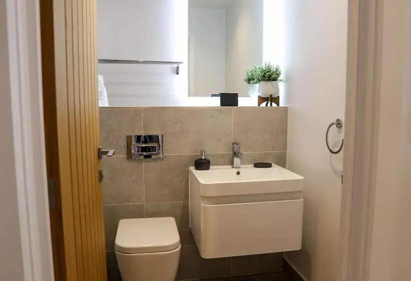 Apartment Seven