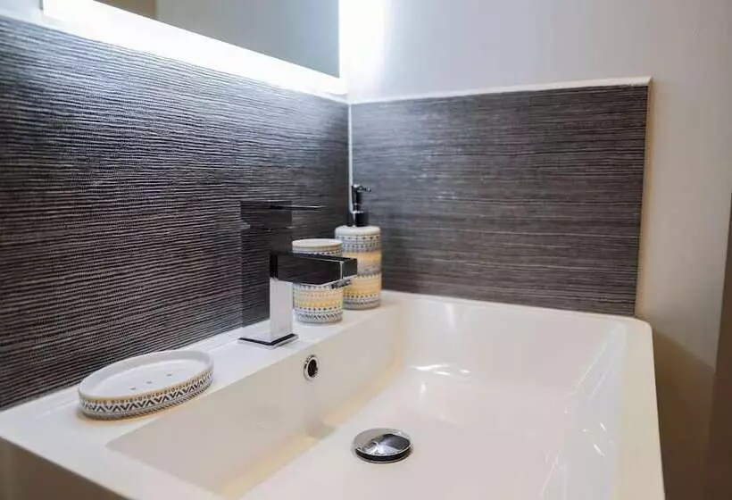 Apartment Seven