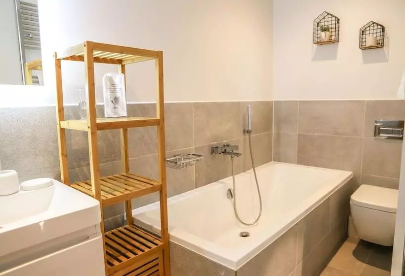 Apartment Seven