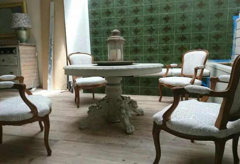 Aamiaismajoitus (B&B) Oasis De Bornos