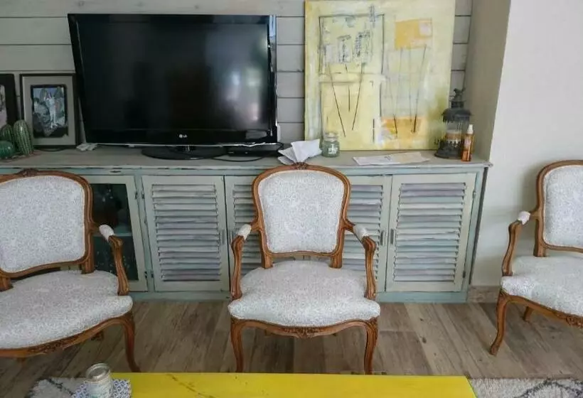 Aamiaismajoitus (B&B) Oasis De Bornos