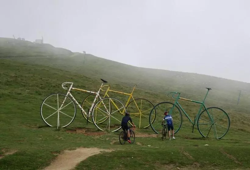 Cheriedel Bed & Breakfast & Art Gallery