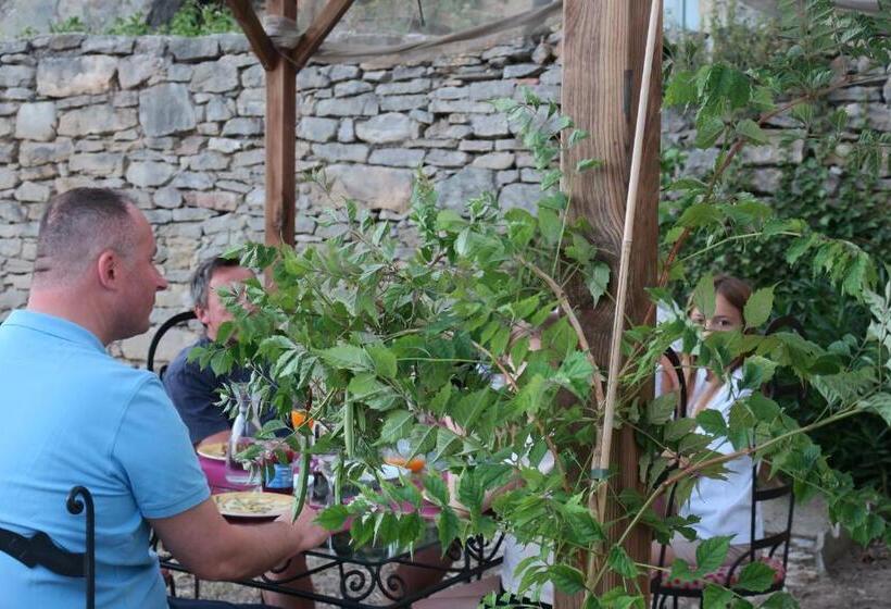 Cheriedel Bed & Breakfast & Art Gallery