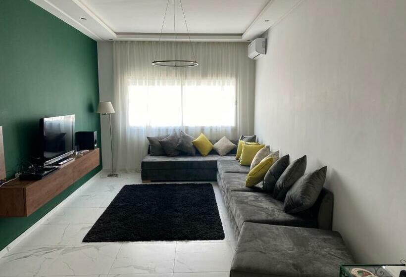 Lovely 4 Bedroom Condo With Pool