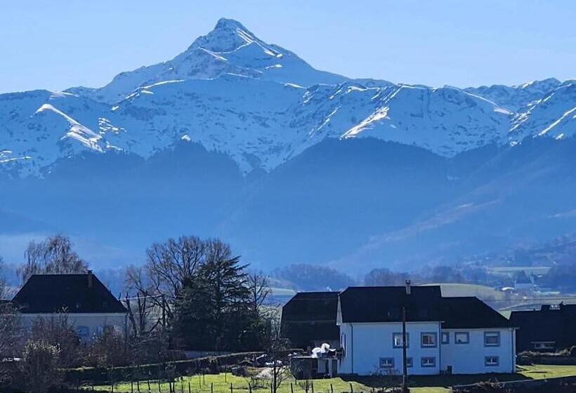 تختخواب و صبحانه Au Balaway