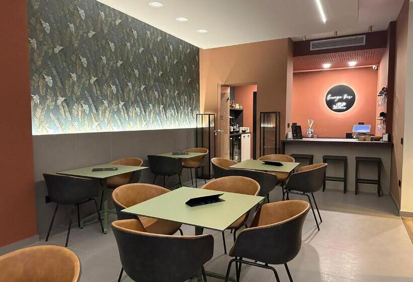 تختخواب و صبحانه House Room Civico 56