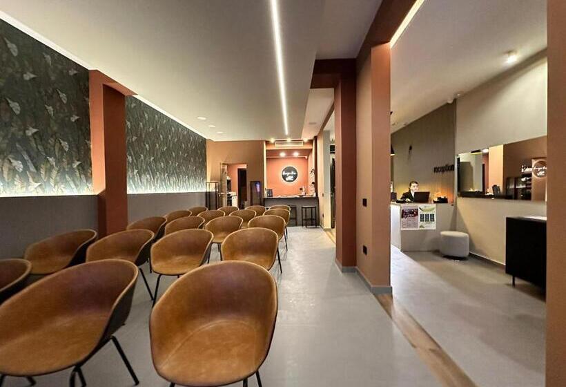 تختخواب و صبحانه House Room Civico 56