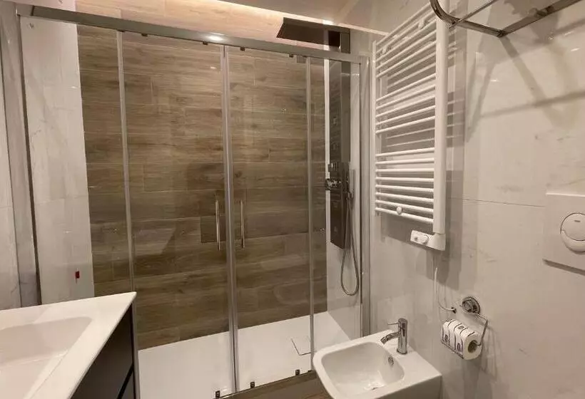 تختخواب و صبحانه House Room Civico 56