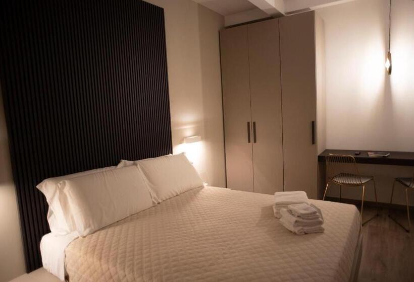 تختخواب و صبحانه House Room Civico 56