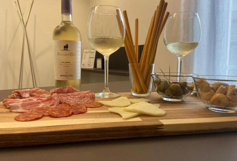 تختخواب و صبحانه House Room Civico 56