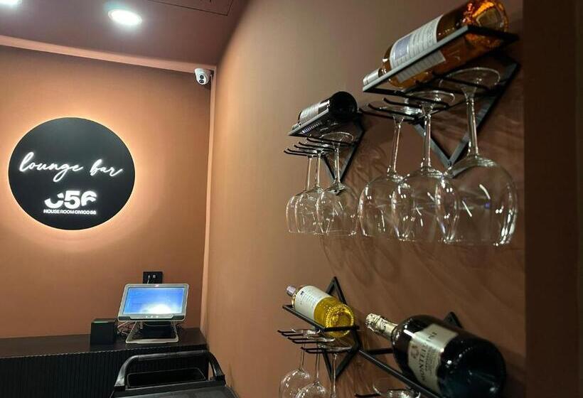 تختخواب و صبحانه House Room Civico 56