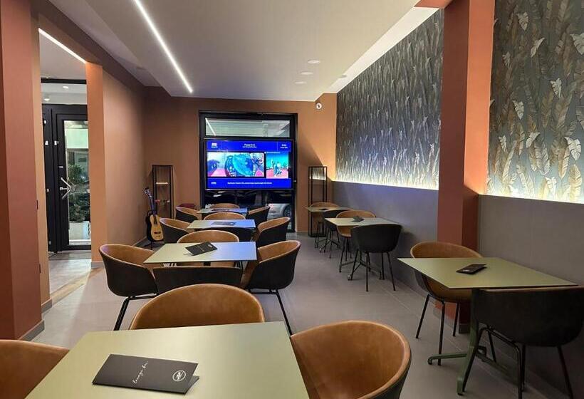 تختخواب و صبحانه House Room Civico 56