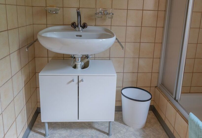 Chrona Bed & Breakfast