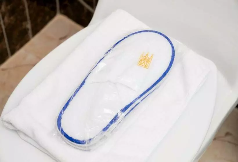 The Palace Hotel Suites