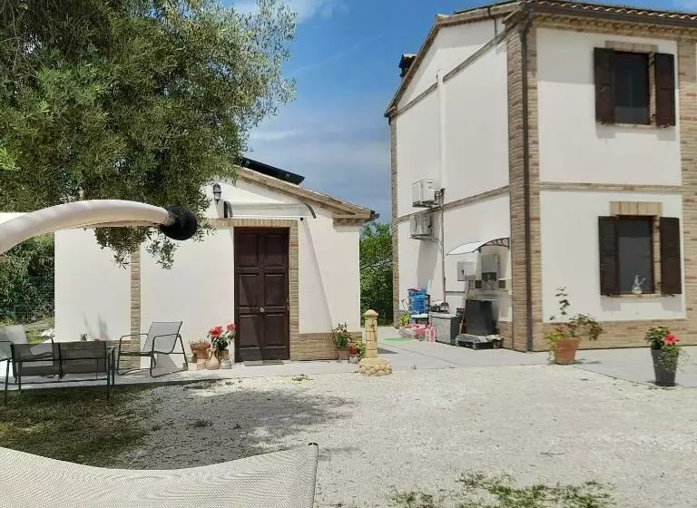 تختخواب و صبحانه Casale Della Rosa