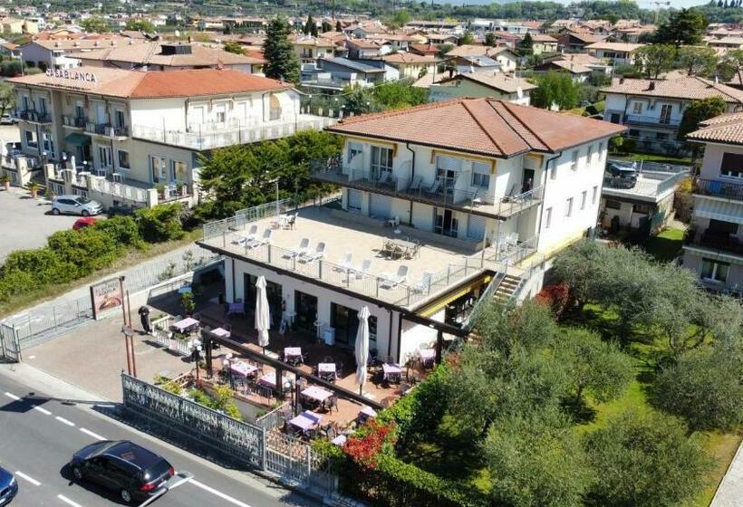 ホテル Albergo Aquila