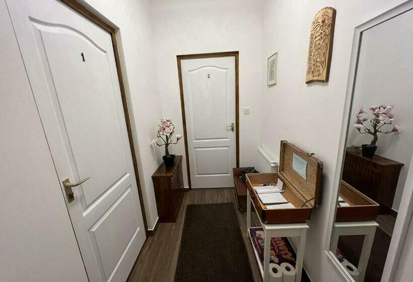 ペンション Komáromi Vendégház Erdőhorváti