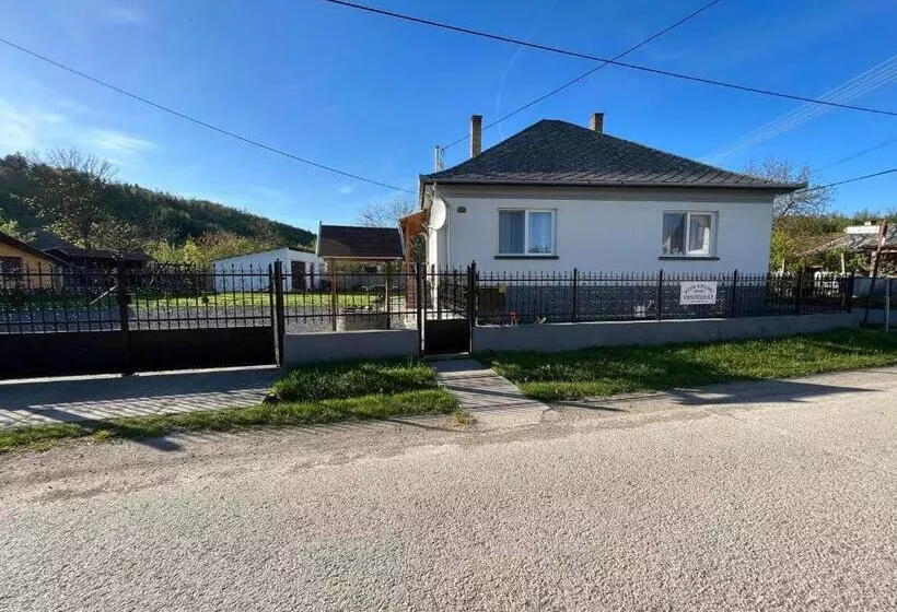 Majatalo Komáromi Vendégház Erdőhorváti