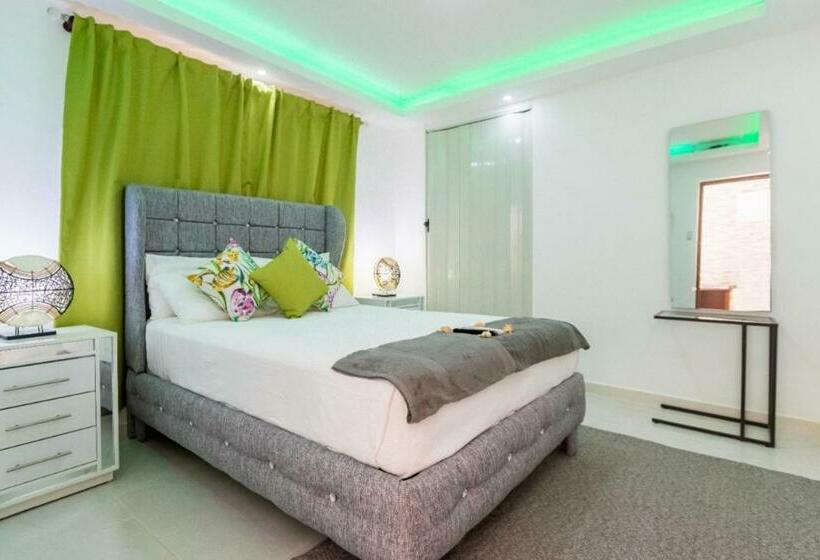 پانسیون Room In Guest Room Cozy 1bd With Common Jacuzzi