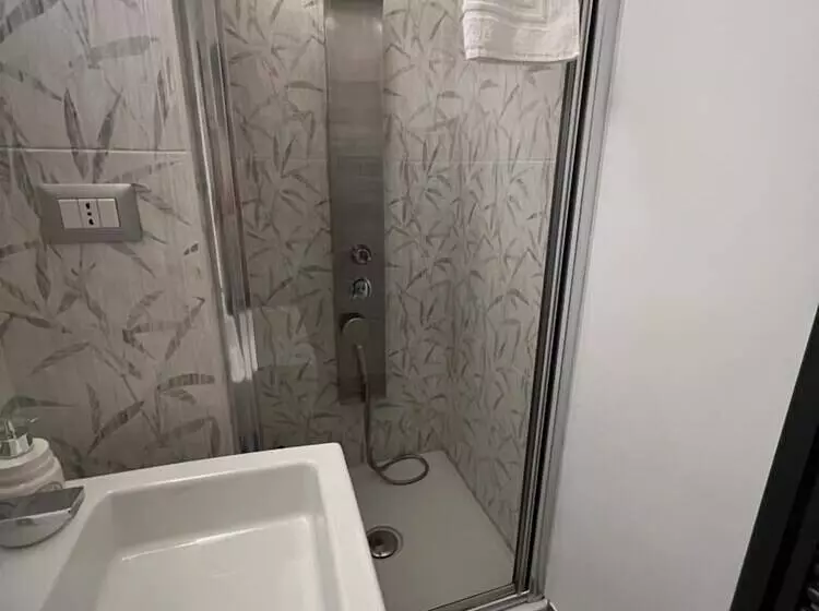 تختخواب و صبحانه Luxury Cassese