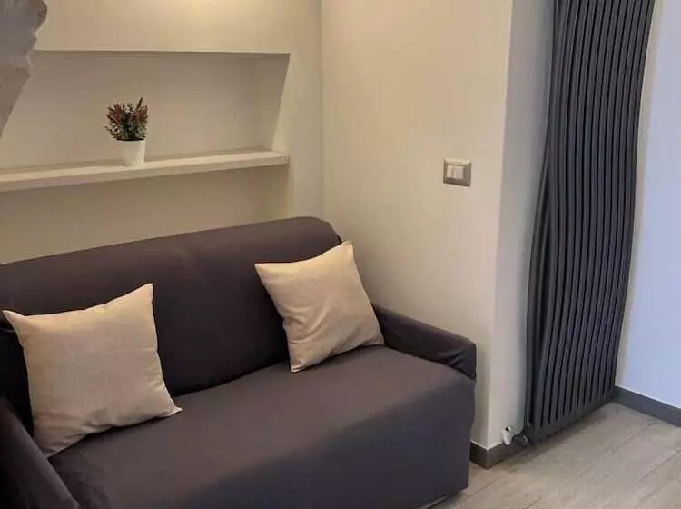 تختخواب و صبحانه Luxury Cassese