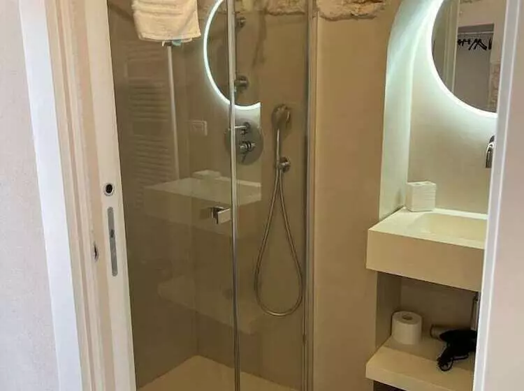 تختخواب و صبحانه Luxury Cassese