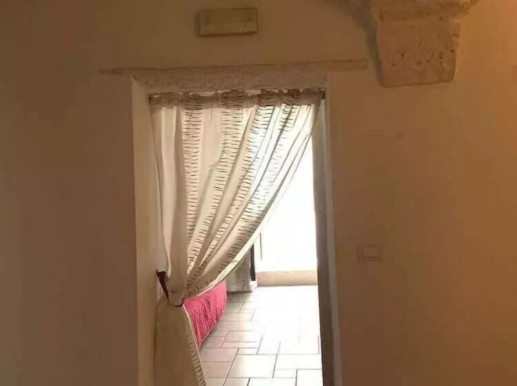 تختخواب و صبحانه Luxury Cassese