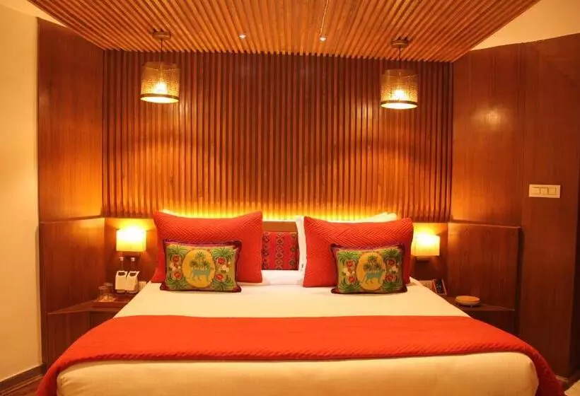 Tree Of Life Eila Art Hotel, Manali
