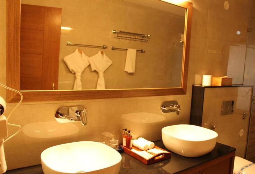 Tree Of Life Eila Art Hotel, Manali