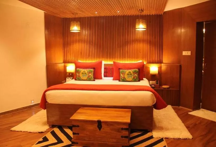 Tree Of Life Eila Art Hotel, Manali
