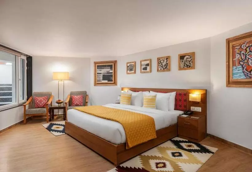 Tree Of Life Eila Art Hotel, Manali