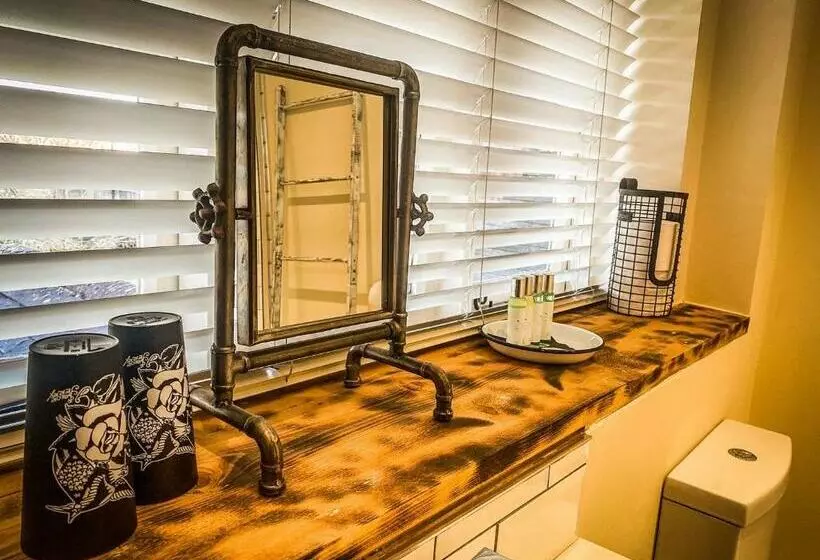 The Bridge At Riverside Suites