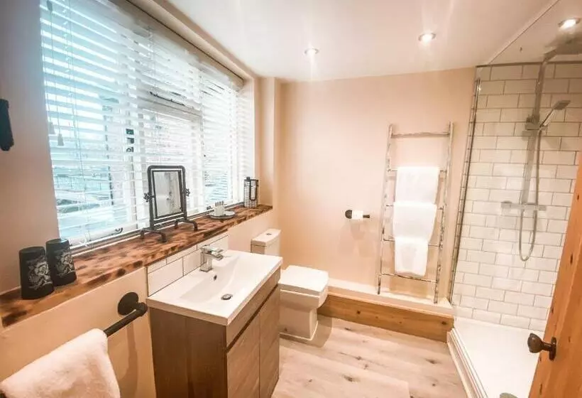 The Bridge At Riverside Suites