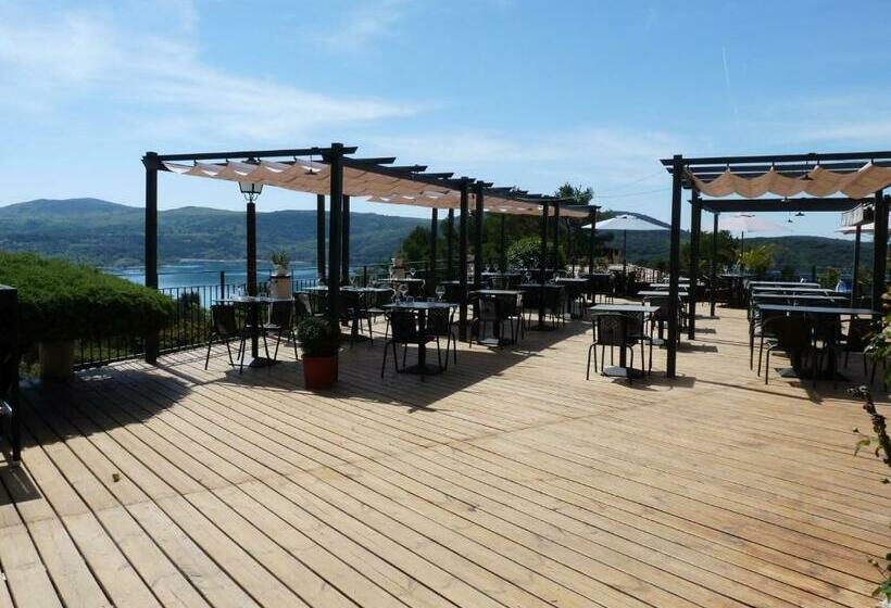 Отель Auberge Du Castellas