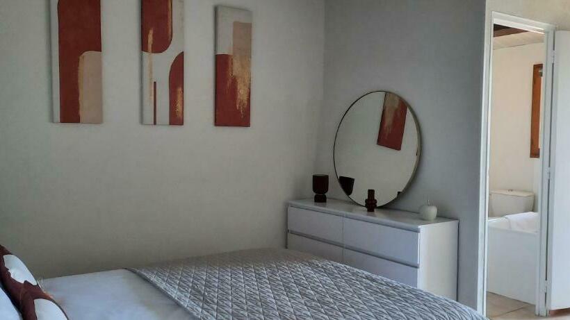 Отель Auberge Du Castellas