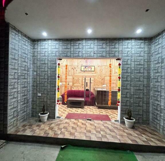 ホテル Himalayan Foxhole