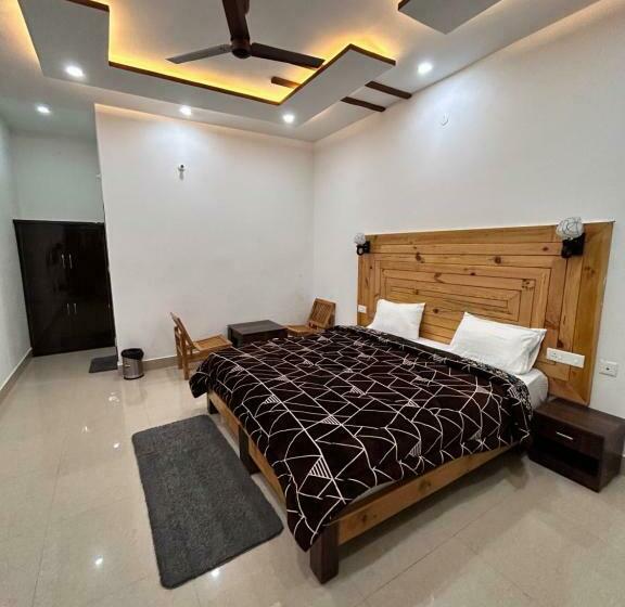 ホテル Himalayan Foxhole