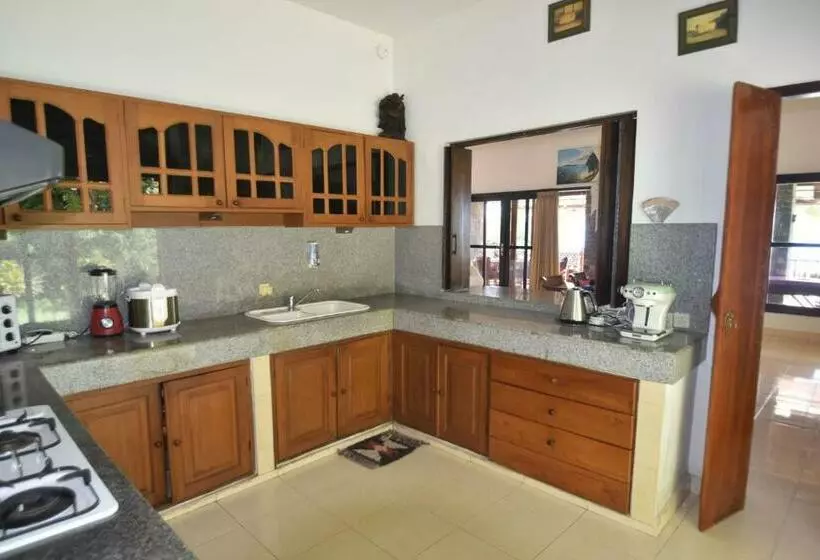 ペンション Griya Bali Surga Waterfront Boutique Villa & Spa