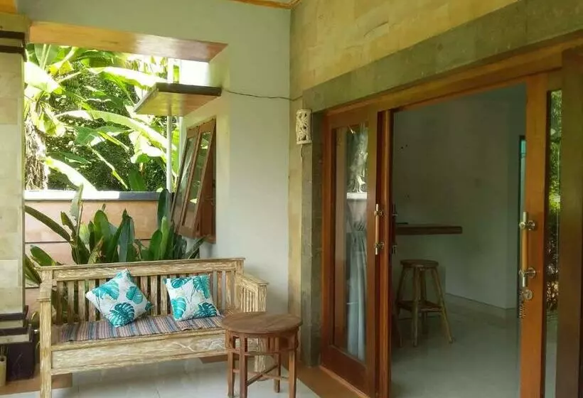 ペンション Kupu Kupu Guest House
