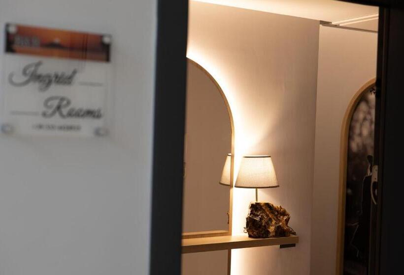 ベッドアンドブレックファースト Ingrid Rooms Tropea