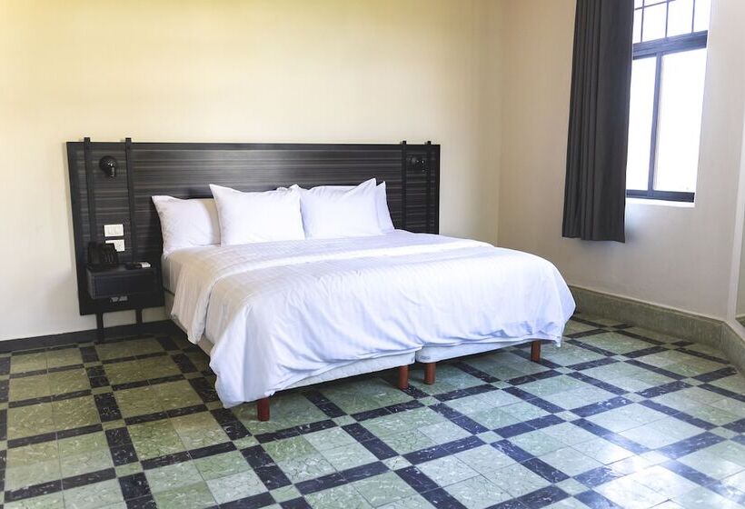 בית מלון כפרי La Nacional By Kavia