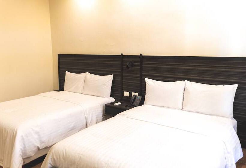 בית מלון כפרי La Nacional By Kavia