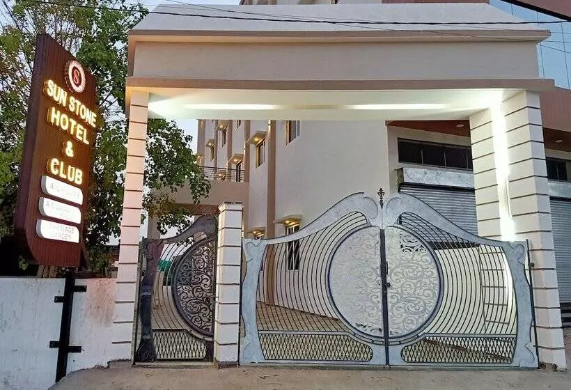 Sun Stone Hotel & Club   Jawai