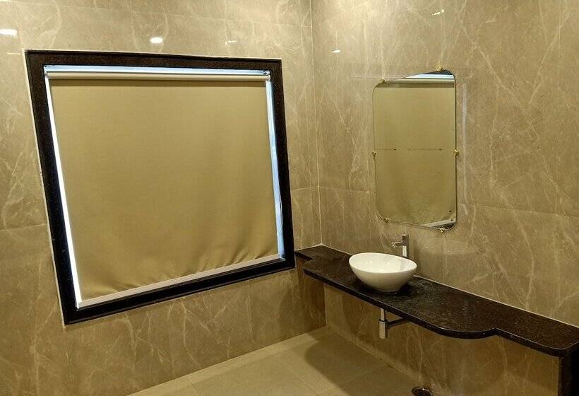 Sun Stone Hotel & Club   Jawai