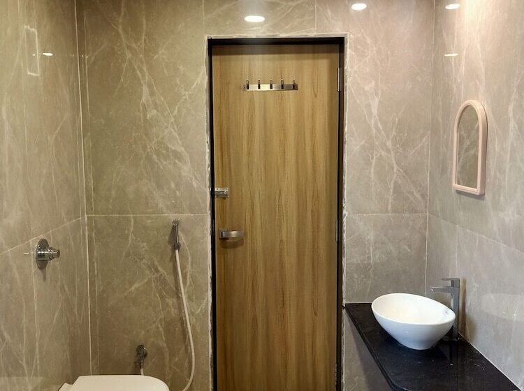 Sun Stone Hotel & Club   Jawai